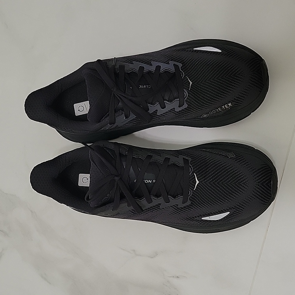 Men 11.5D Hoka Clifton 9 GTX black